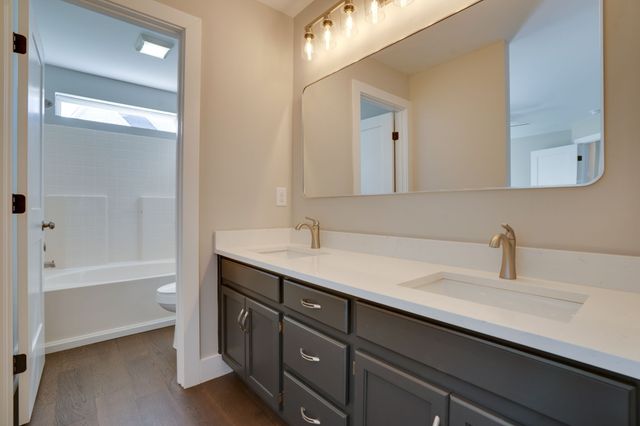 201 Crosshaven Ct, Antioch, TN 37013