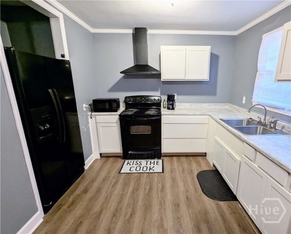 614 E 37th Street, Savannah, GA 31401