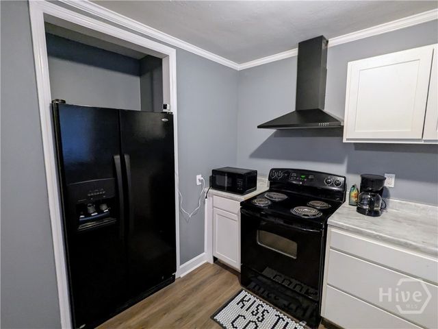 614 E 37th Street, Savannah, GA 31401