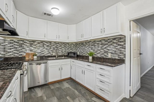 1224 Trailwood Drive, Hurst, TX 76053
