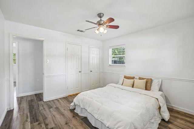 1224 Trailwood Drive, Hurst, TX 76053