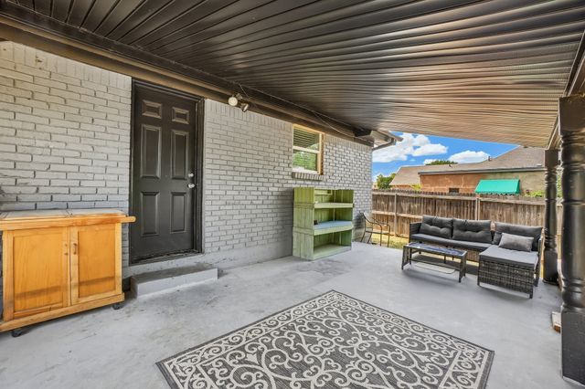 1224 Trailwood Drive, Hurst, TX 76053