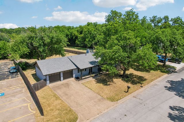 1224 Trailwood Drive, Hurst, TX 76053