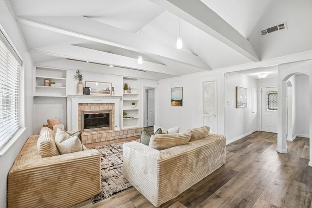 1224 Trailwood Drive, Hurst, TX 76053