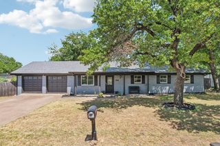 1224 Trailwood Drive, Hurst, TX 76053
