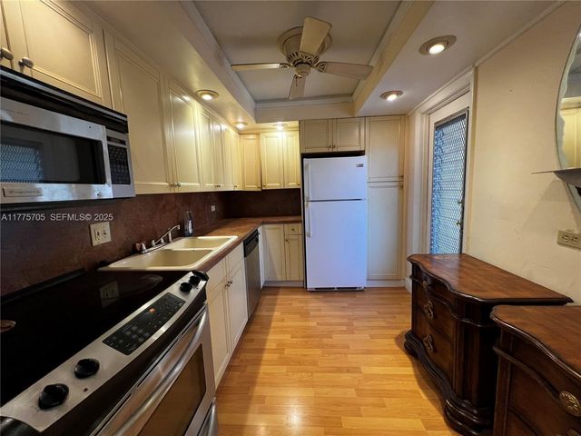 447 NE 195th Street 309, Miami, FL 33179
