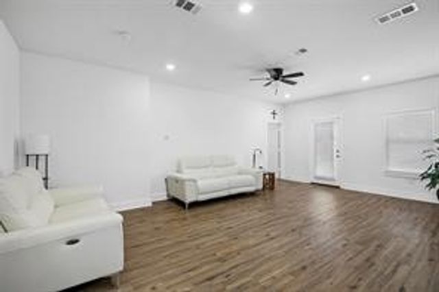 7808 Brownsville Avenue, Dallas, TX 75216