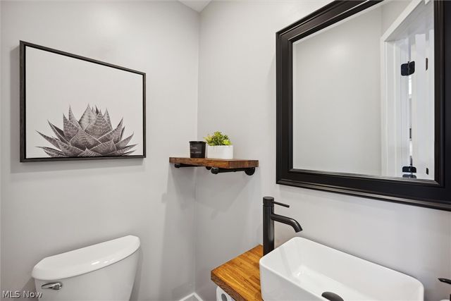 8104 Halle Avenue, Cleveland, OH 44102