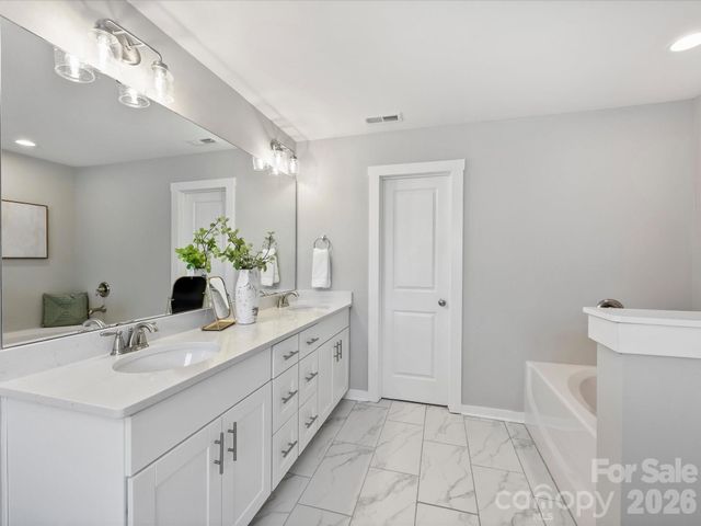 111 Cranford Drive, Pineville, NC 28134