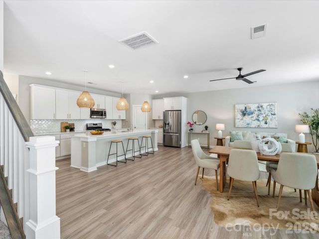 111 Cranford Drive, Pineville, NC 28134
