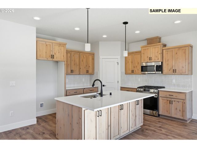 818 Se 34TH Cir, Battle Ground, WA 98604