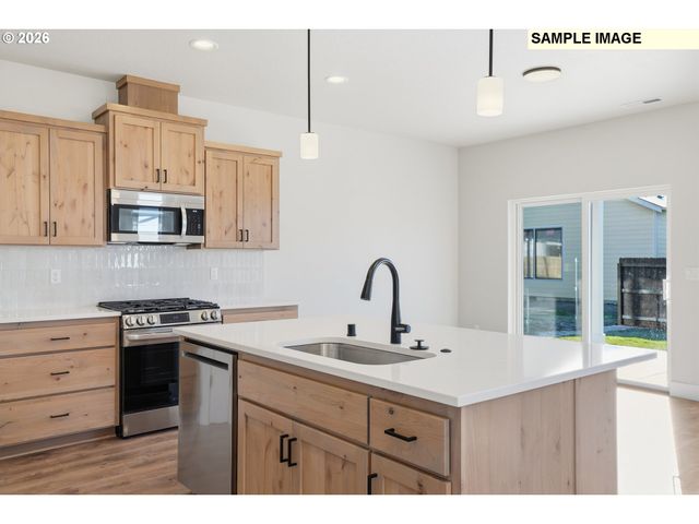 818 Se 34TH Cir, Battle Ground, WA 98604