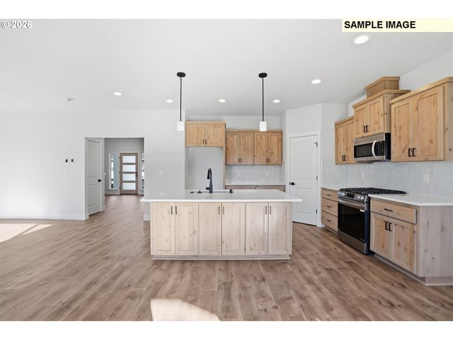 818 Se 34TH Cir, Battle Ground, WA 98604