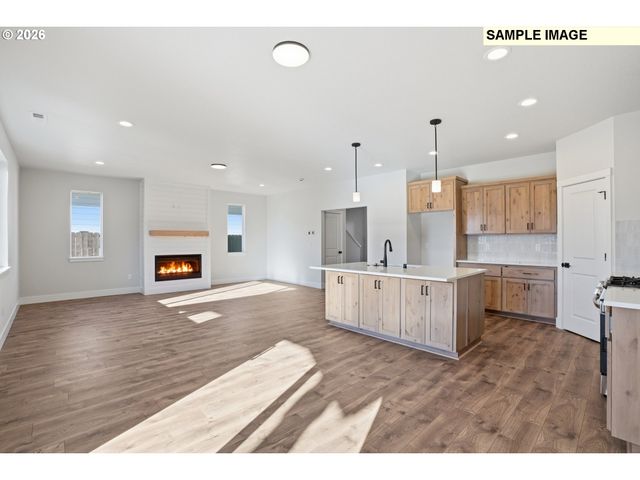 818 Se 34TH Cir, Battle Ground, WA 98604