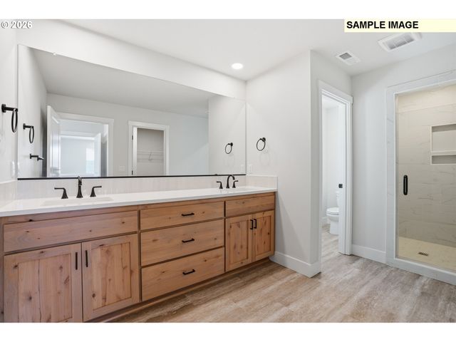 818 Se 34TH Cir, Battle Ground, WA 98604