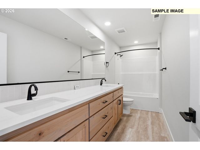 818 Se 34TH Cir, Battle Ground, WA 98604