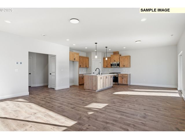 818 Se 34TH Cir, Battle Ground, WA 98604