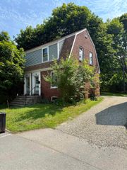 113 Raleigh Way, Portsmouth, NH 03801