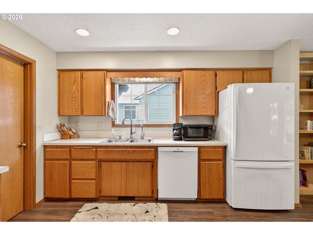 2835 Ne LEATHERS Ln, Mc Minnville, OR 97128