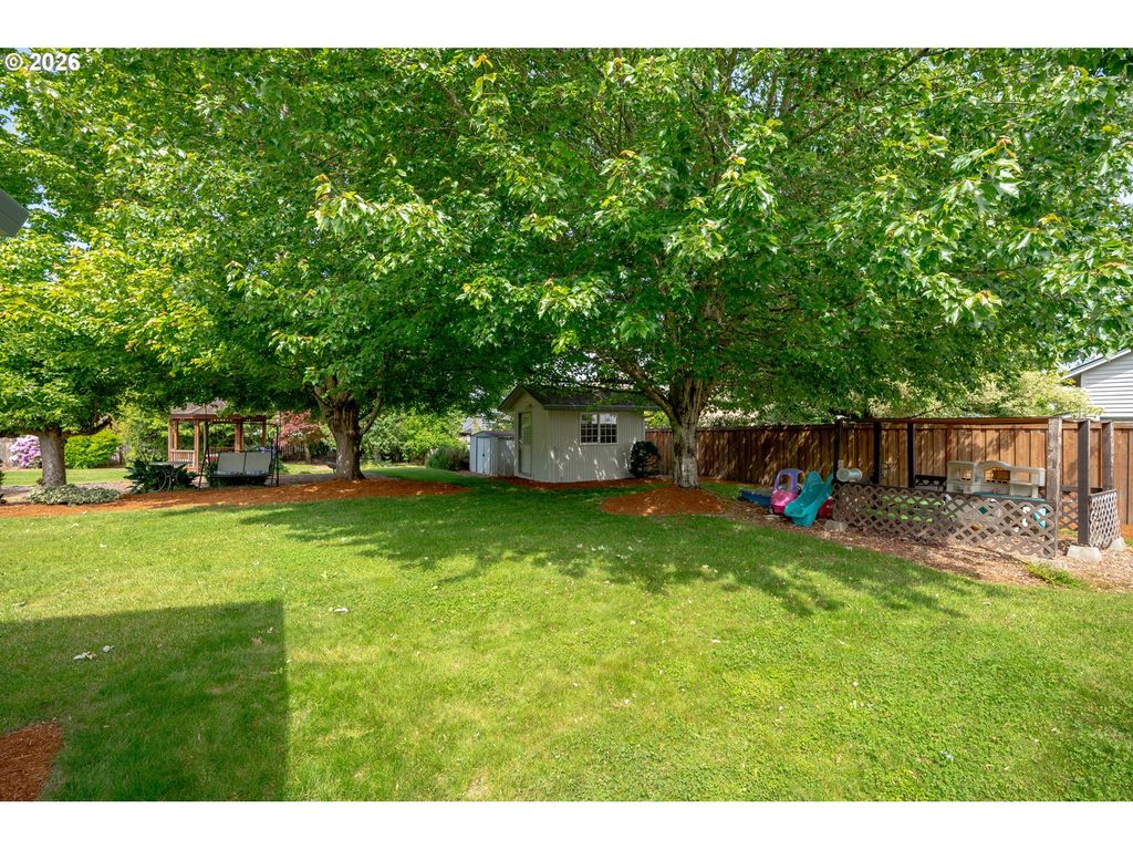 Image 28 of property listing at 2835 Ne LEATHERS Ln, Mc Minnville, OR 97128