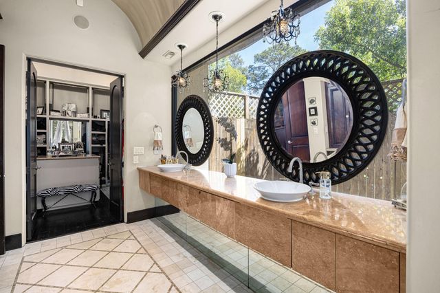 7719 Betty Jane Lane, Houston, TX 77055