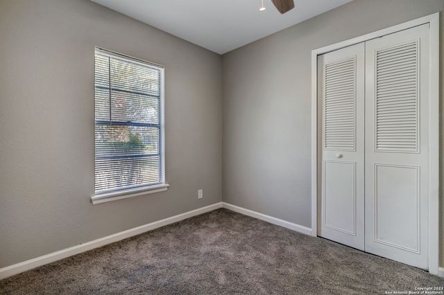 8815 Oakbrook St, San Antonio, TX 78221