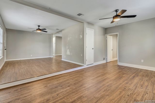 8815 Oakbrook St, San Antonio, TX 78221
