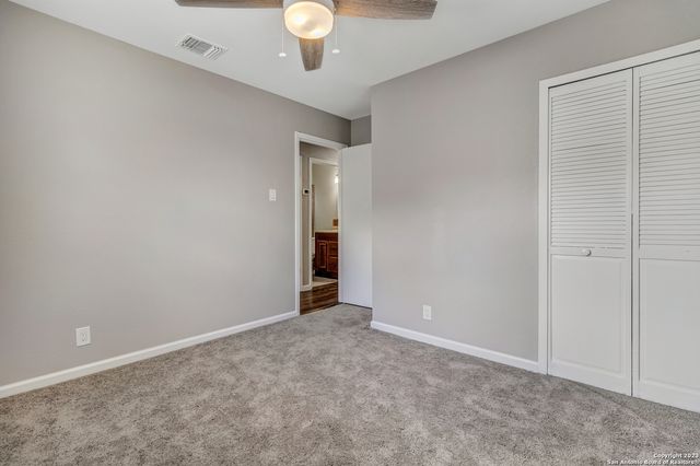 8815 Oakbrook St, San Antonio, TX 78221