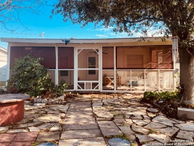8815 Oakbrook St, San Antonio, TX 78221