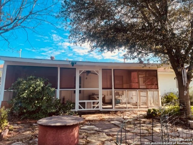 8815 Oakbrook St, San Antonio, TX 78221
