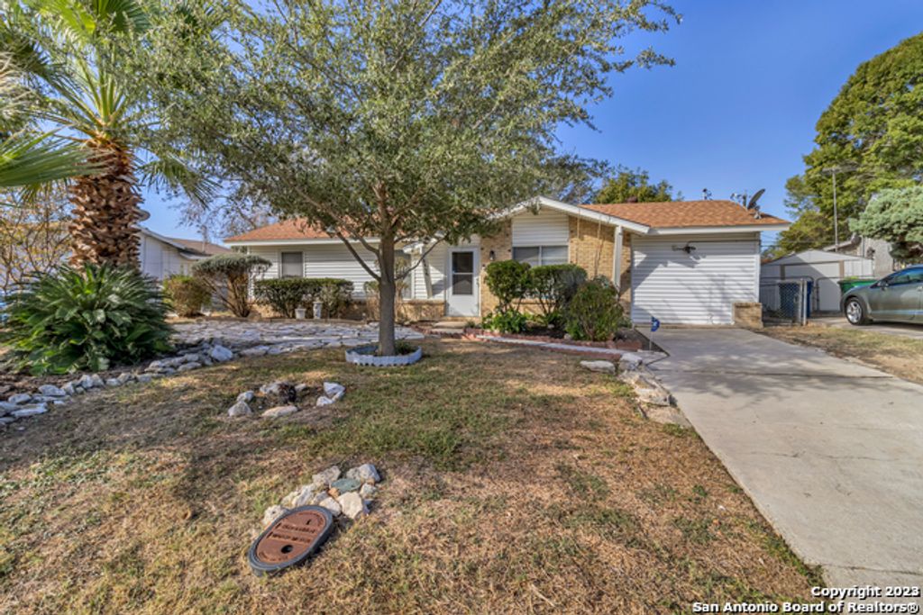 8815 Oakbrook St, San Antonio, TX 78221