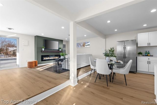 28001 Elba Street, Saint Clair Shores, MI 48081