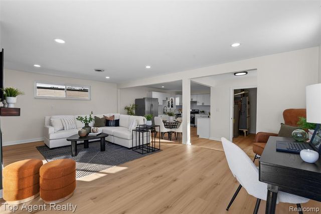 28001 Elba Street, Saint Clair Shores, MI 48081