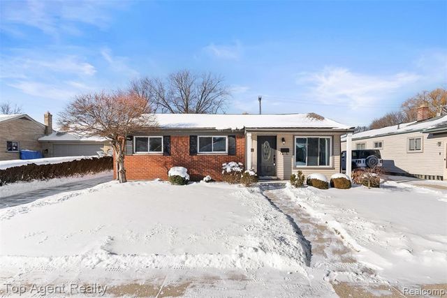 28001 Elba Street, Saint Clair Shores, MI 48081