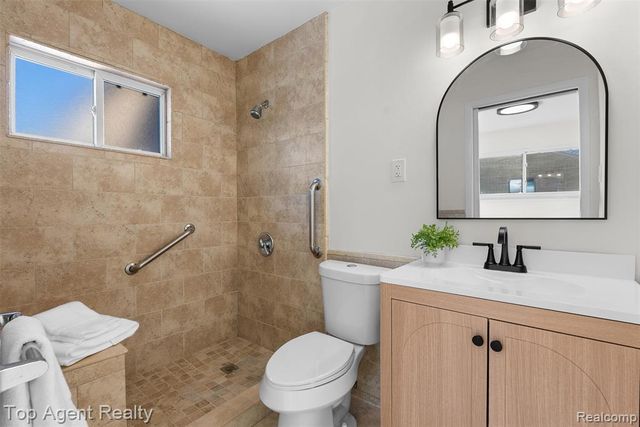 28001 Elba Street, Saint Clair Shores, MI 48081