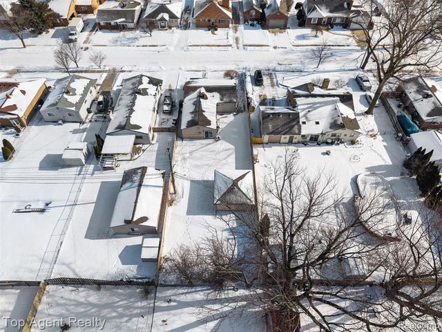 28001 Elba Street, Saint Clair Shores, MI 48081