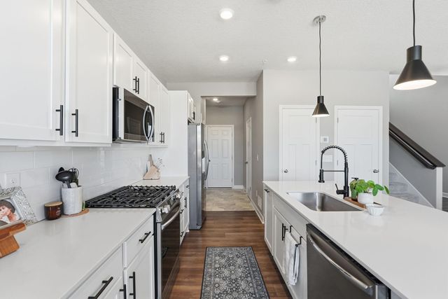 1927 Prospect Lane, Carver, MN 55315