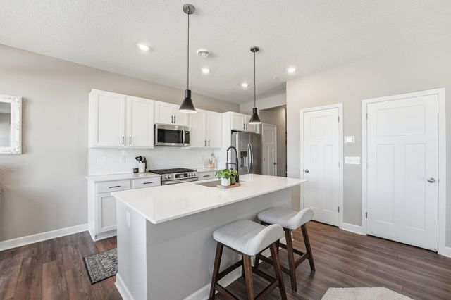 1927 Prospect Lane, Carver, MN 55315