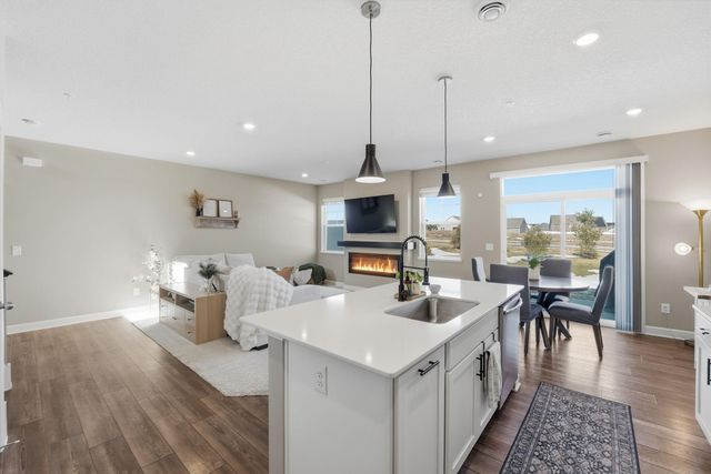 1927 Prospect Lane, Carver, MN 55315