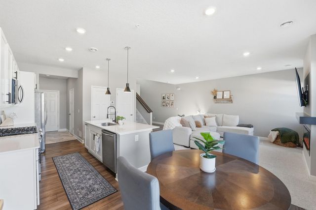 1927 Prospect Lane, Carver, MN 55315