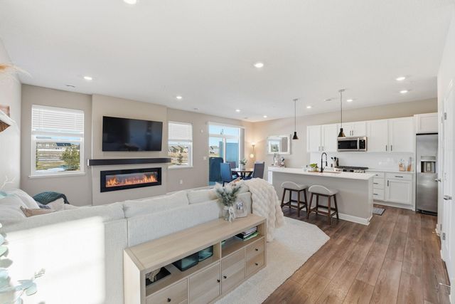 1927 Prospect Lane, Carver, MN 55315