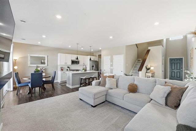 1927 Prospect Lane, Carver, MN 55315