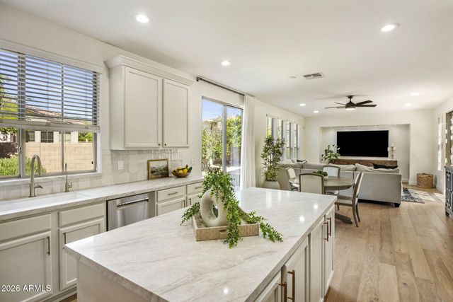 3756 E DONALD Drive, Phoenix, AZ 85050