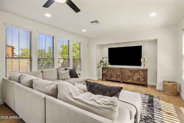 3756 E DONALD Drive, Phoenix, AZ 85050