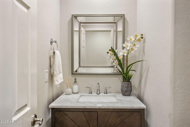 3756 E DONALD Drive, Phoenix, AZ 85050