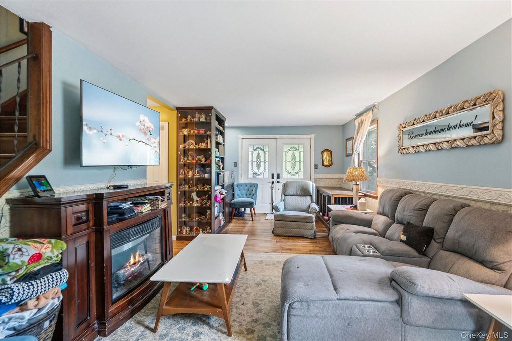 84 Tower Street, Sayville, NY 11782 — photo 4