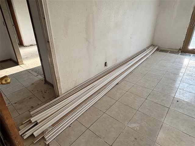 414 S Highland Avenue, Hobart, OK 73651