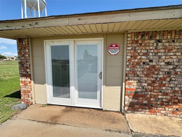 414 S Highland Avenue, Hobart, OK 73651