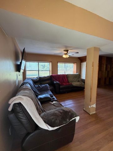 135 County Road 478, Bridgeport, AL 35740