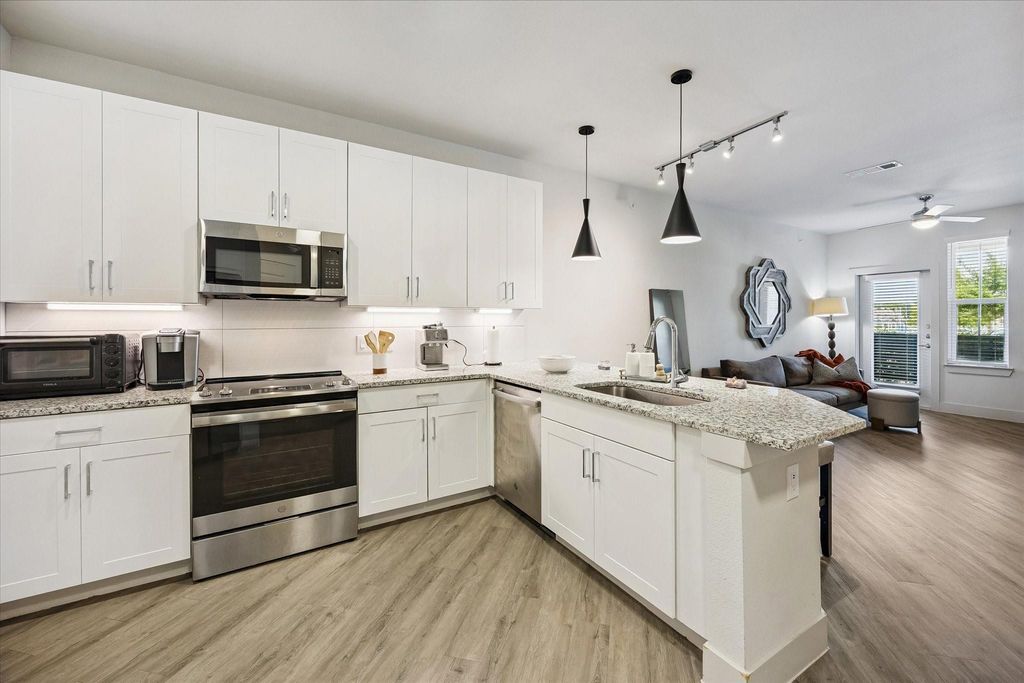 2200 Beacon Circle, League City, TX 77573